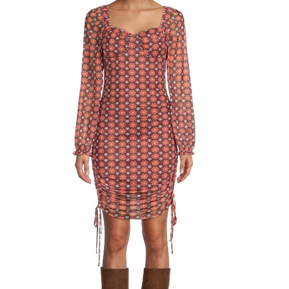 Women’s Ruched Bodycon Dress Size X-Large by Madden NYC - Picture 4 of 5